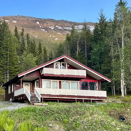 In Scenic Surroundings In Senja Holiday home Langnes