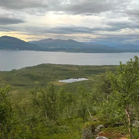 In Scenic Surroundings In Senja Tatil Evi *
